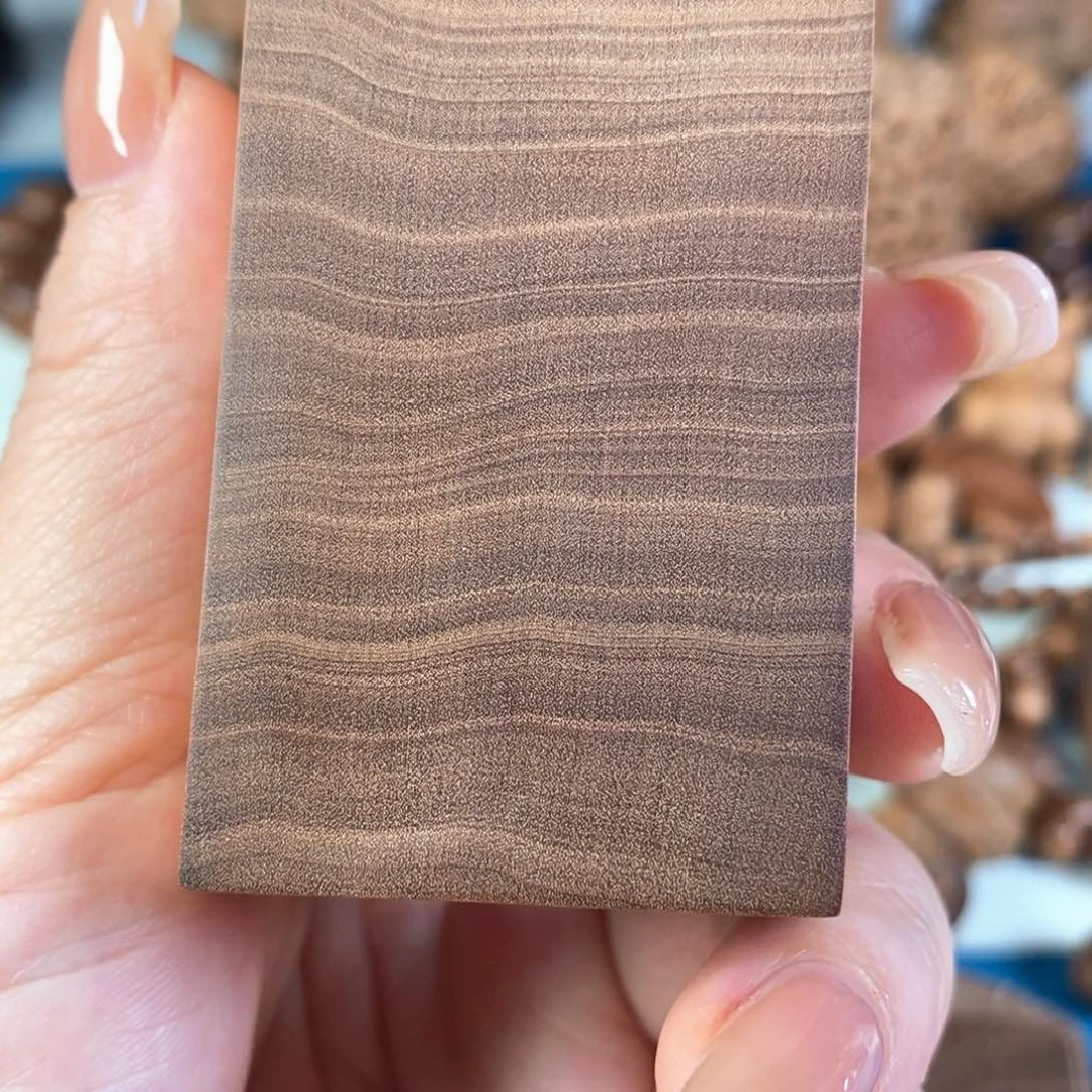 檀香木无事牌来****e老山檀香横纹黑肉462沉水