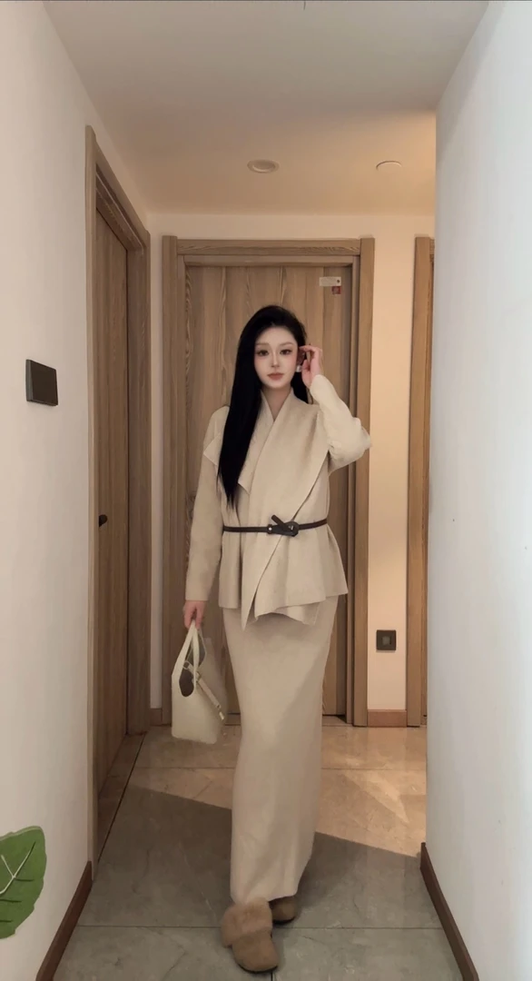 温柔风气质绑带收腰大翻领长袖毛衣外套女高腰流苏针织半身裙套装