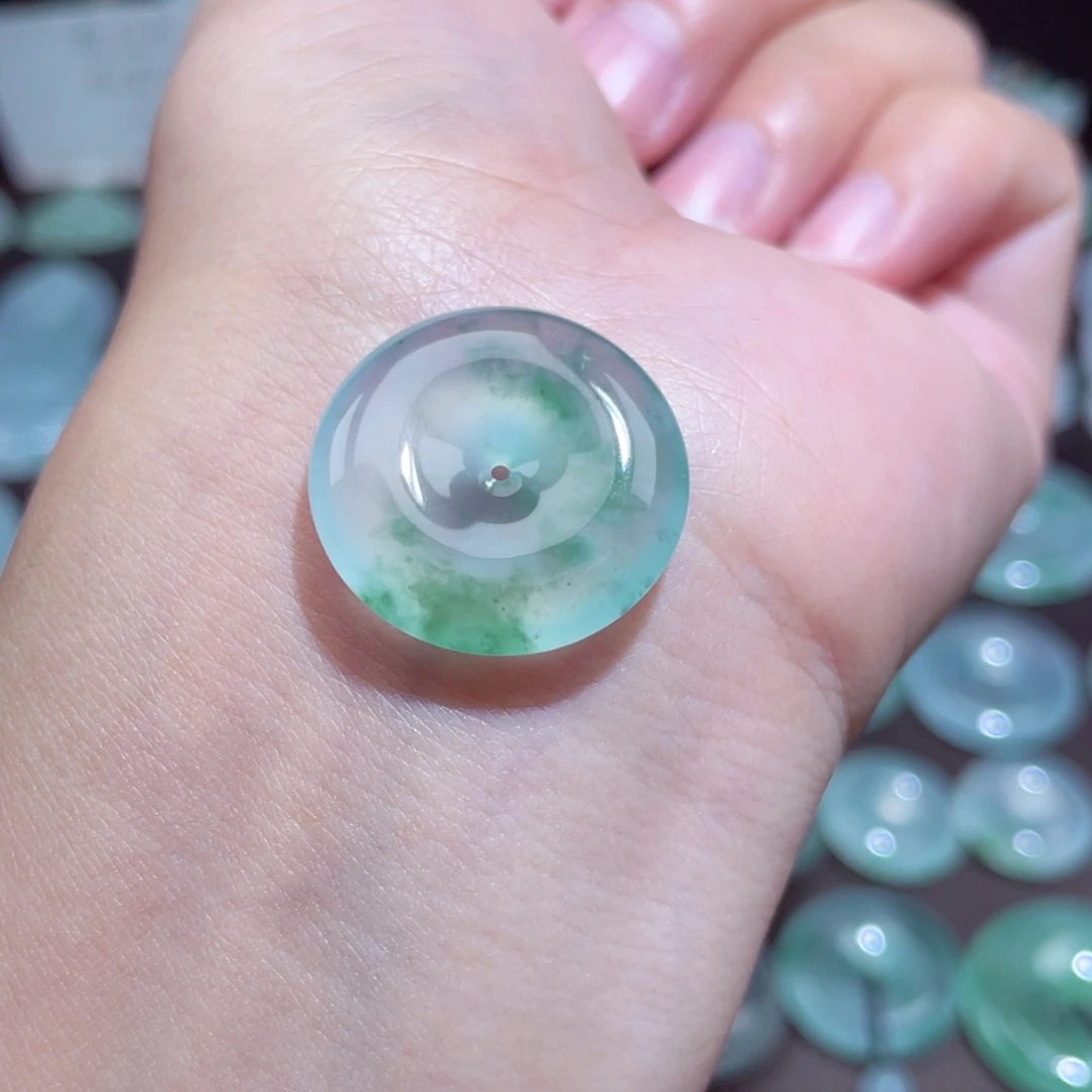 颈饰未镶嵌翡翠扣子