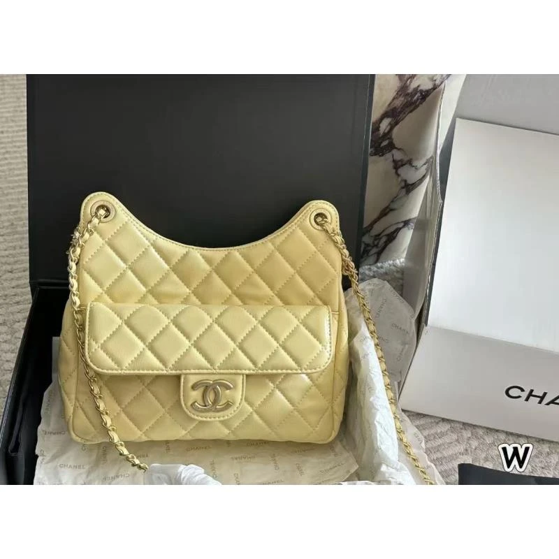 99新 Chanel/香奈儿  小鸡黄中号天猫精灵包 17636363