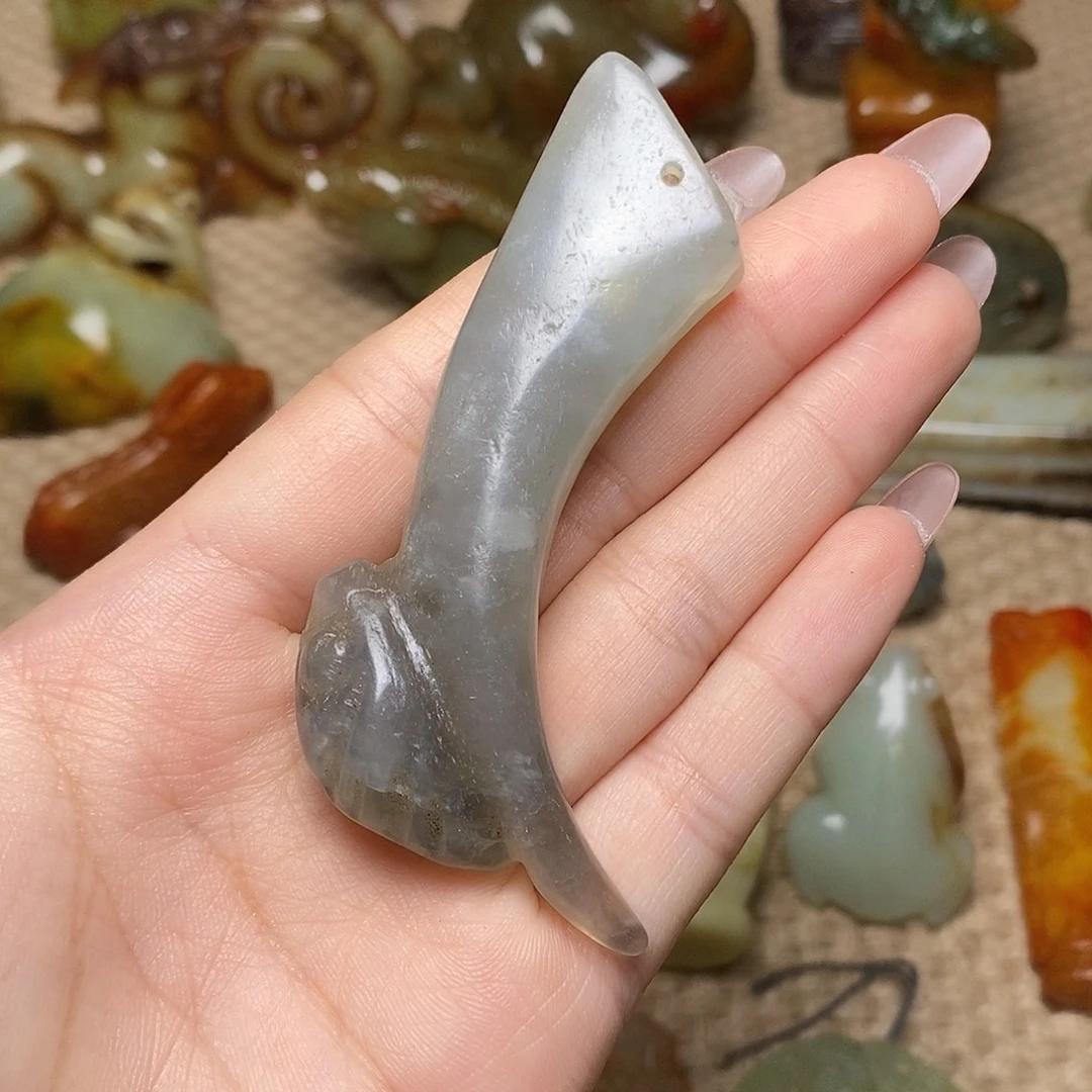 未镶嵌蛇纹石玉颈饰