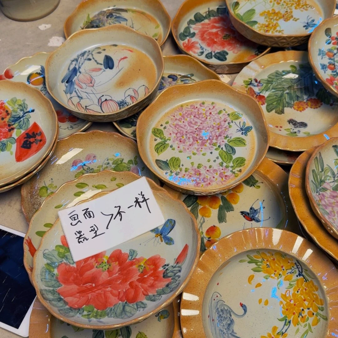 瓷片28一个花卉不一样