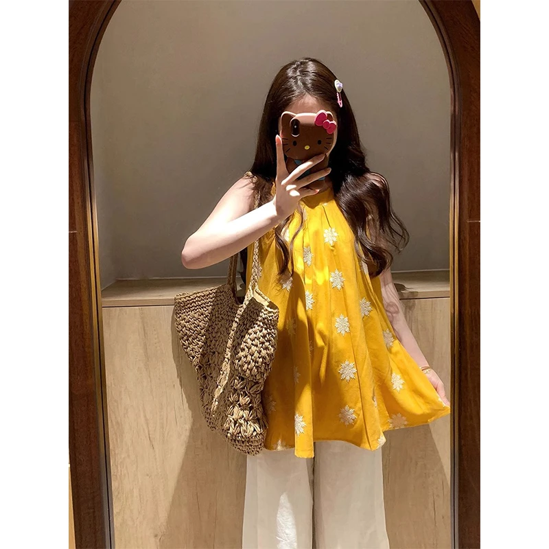 复古通勤宽松挂脖上衣女百搭显瘦2025夏季新款无袖A字绣花料小衫