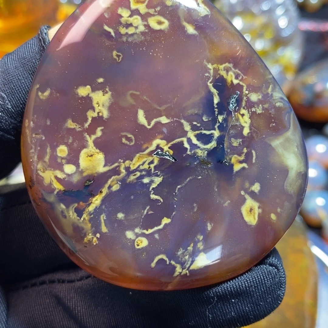 未镶嵌琥珀裸石。。