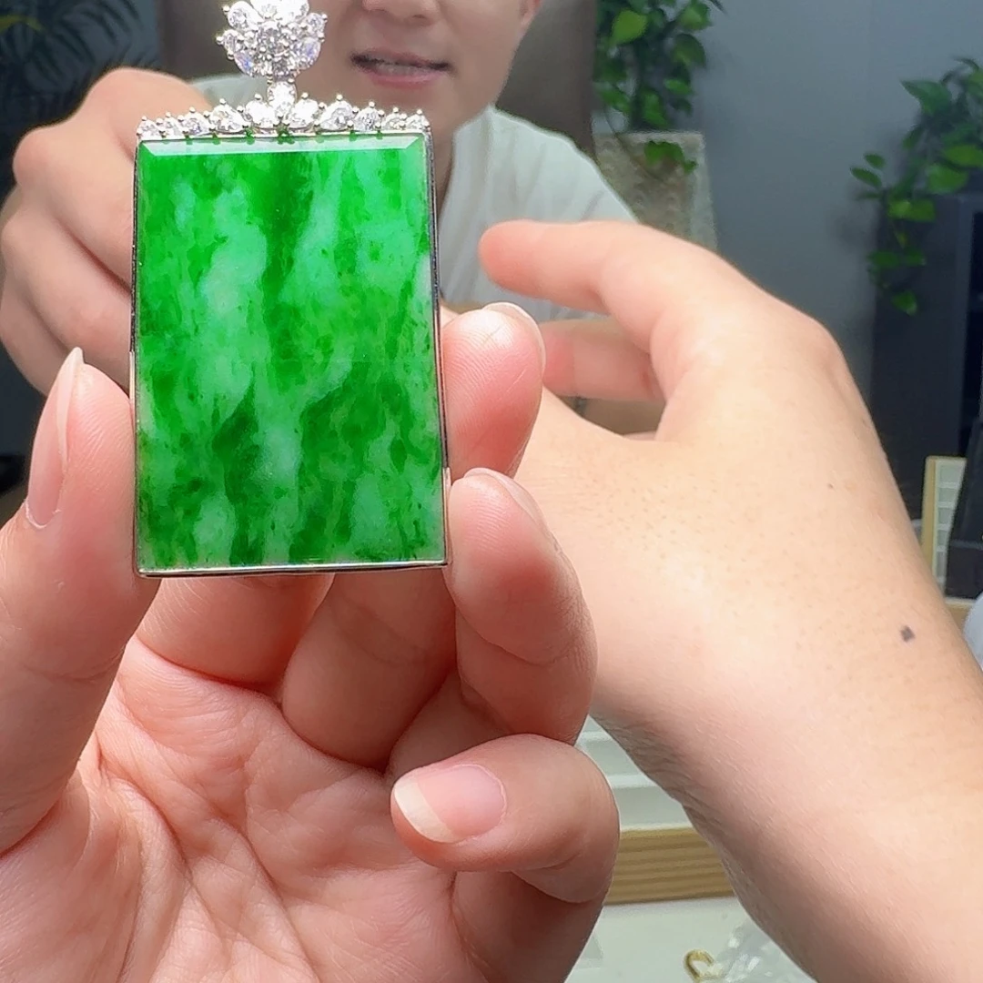 翡翠18K金镶嵌吊坠(不含链)天然