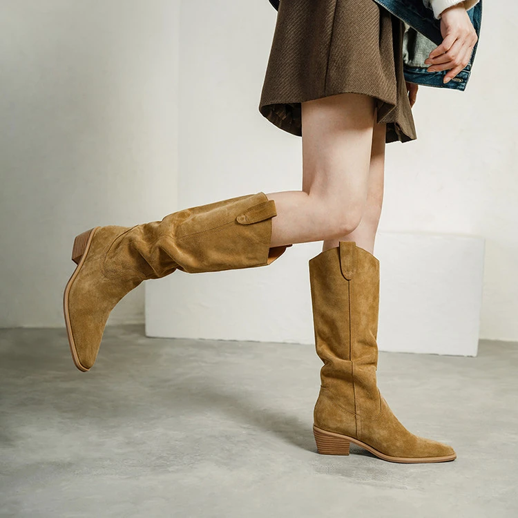 5cm~时尚尖头粗跟长筒骑士靴女百搭纯色简约风一脚蹬绒面时装靴子