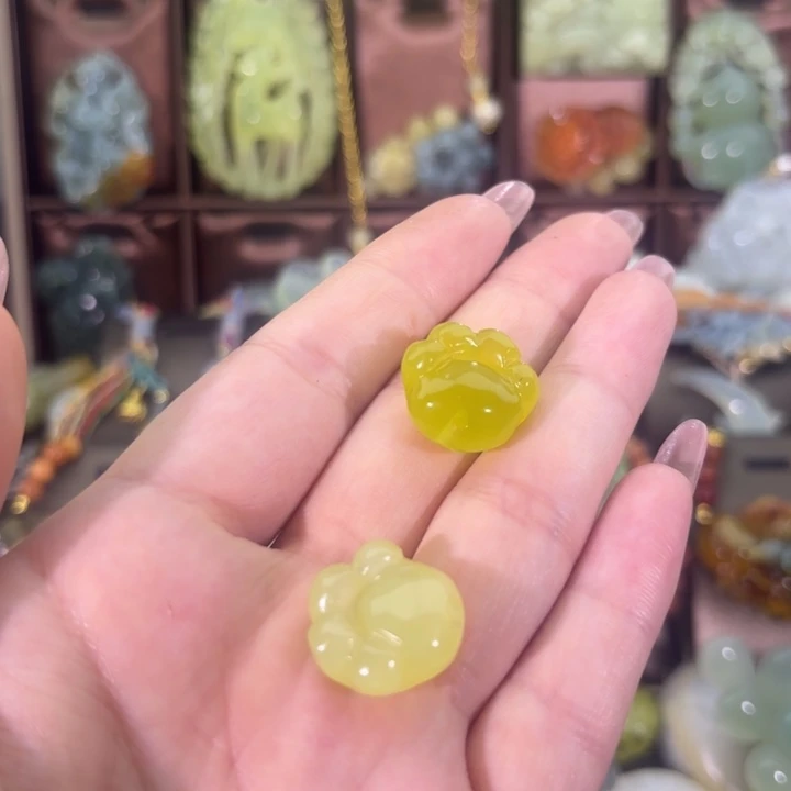 蛇纹石玉合金颈饰随机发