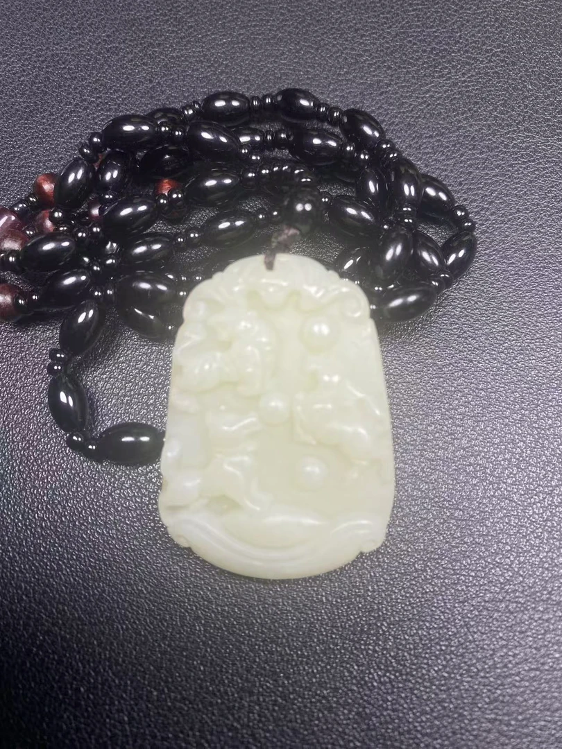 精品天然和田玉挂件