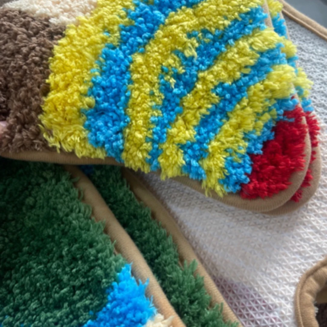 戴皇冠的小狗 60*120异型不规则地毯