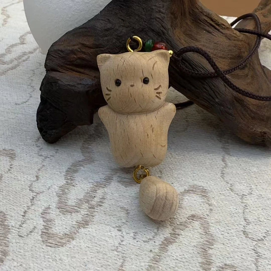 抱抱猫实木榉木带尾巴包挂车挂可爱治愈摆件