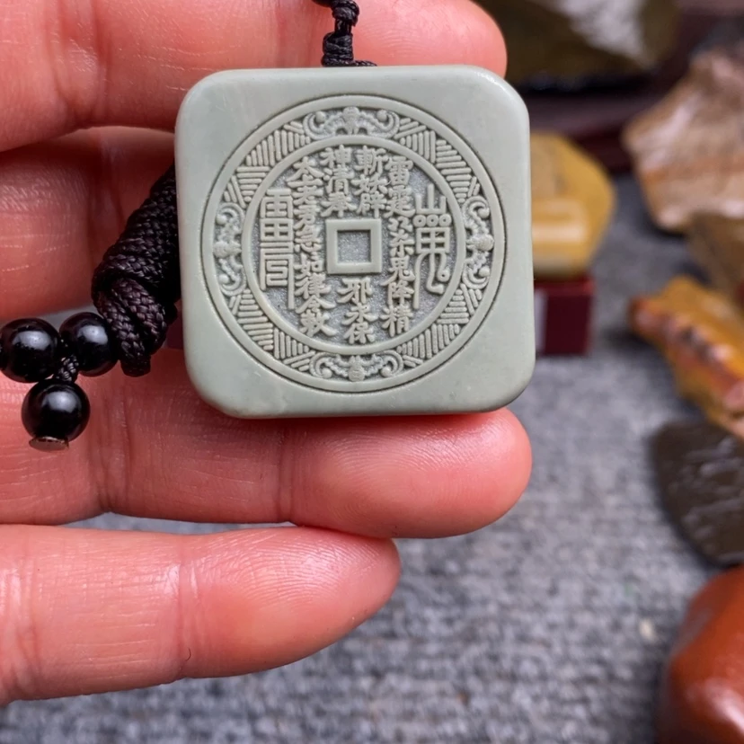 【闪购商品】原石雕刻手把件