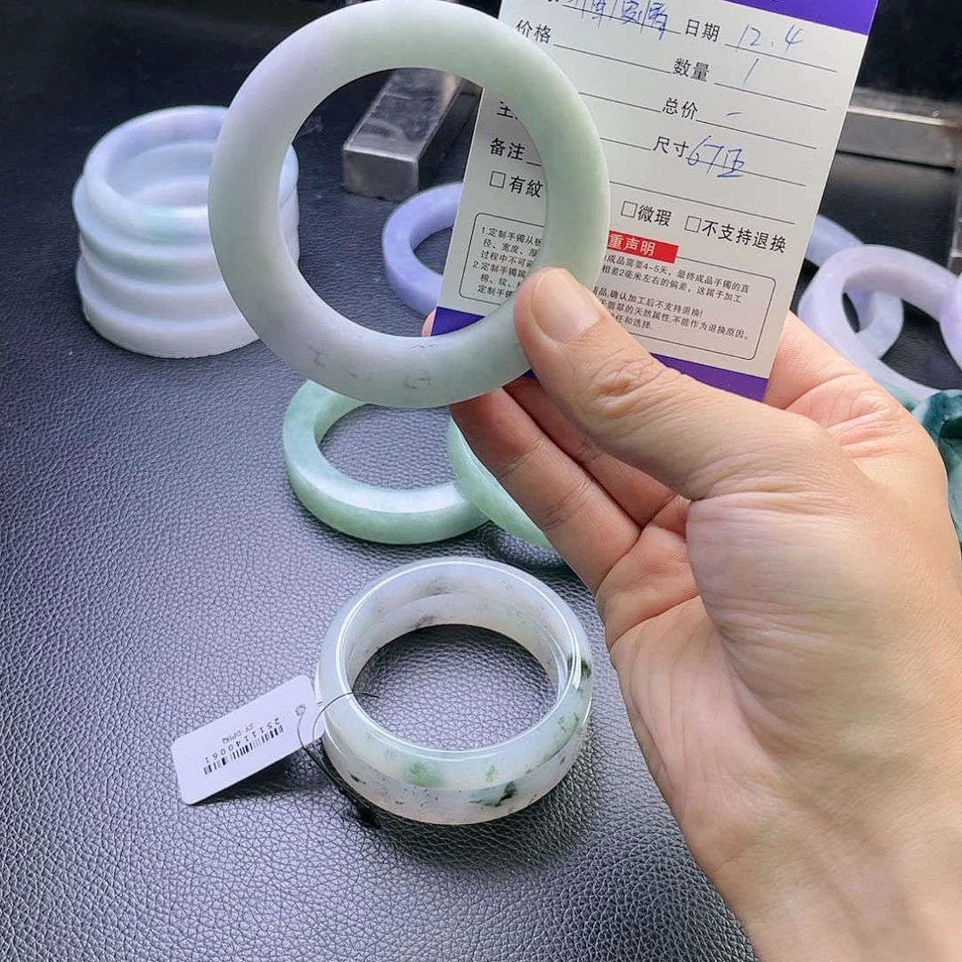 未镶嵌手镯定制翡翠听****悲