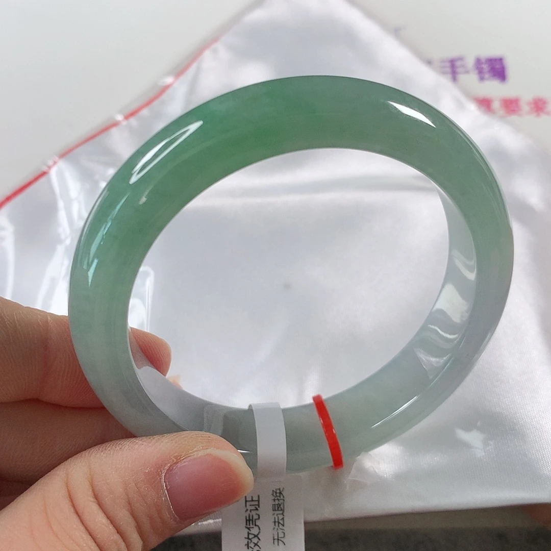 翡翠手镯未镶嵌①⑧①