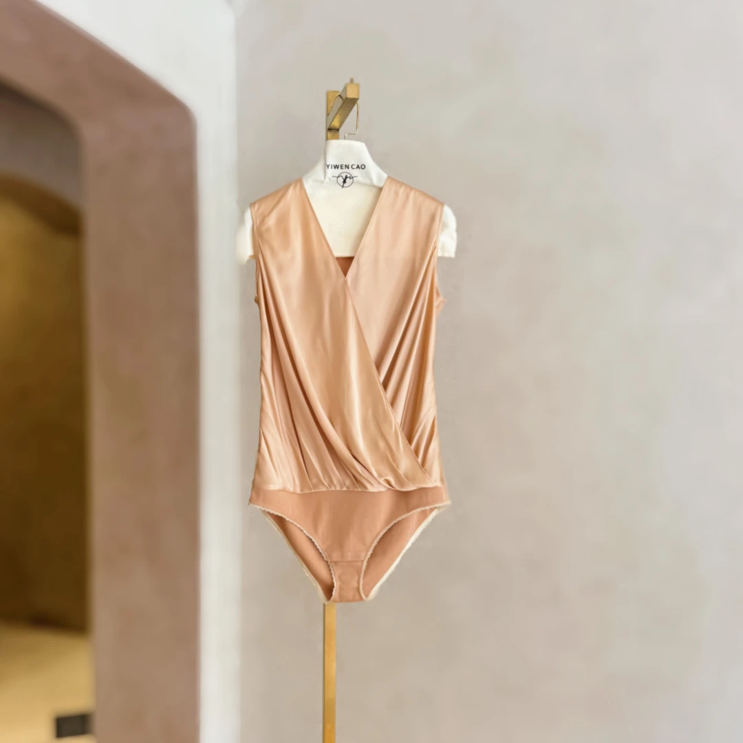 设计师原创香槟色缎面无袖立裁可连体上衣时髦复古优雅