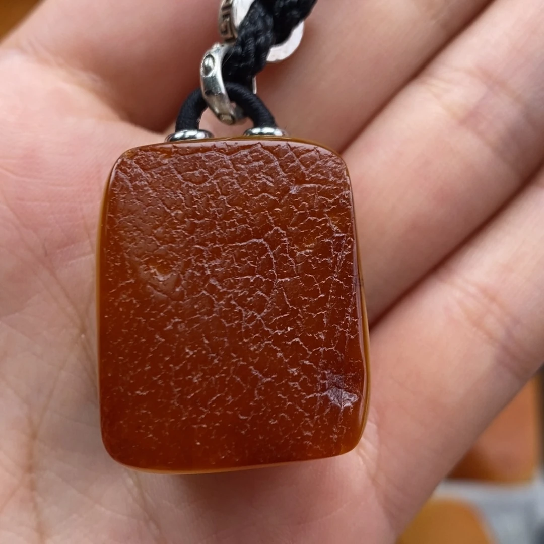 琥珀吊坠(赠链)未镶嵌