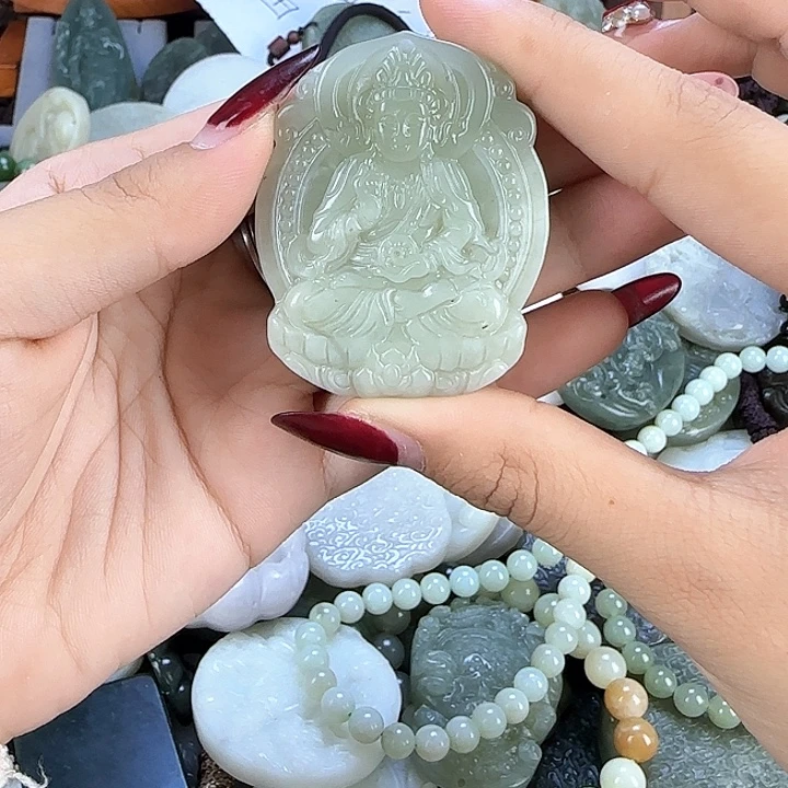 颈饰未镶嵌和田玉