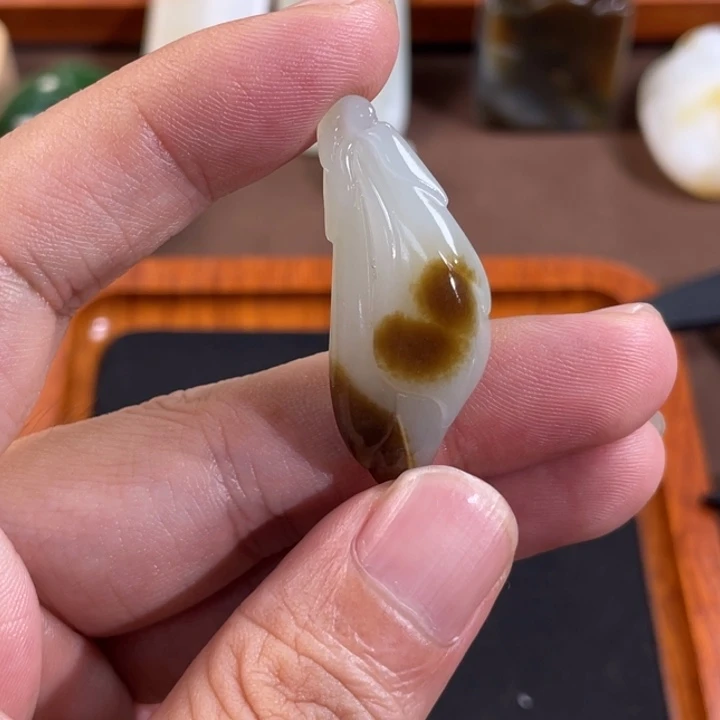 和田玉（糖玉）未镶嵌颈饰
