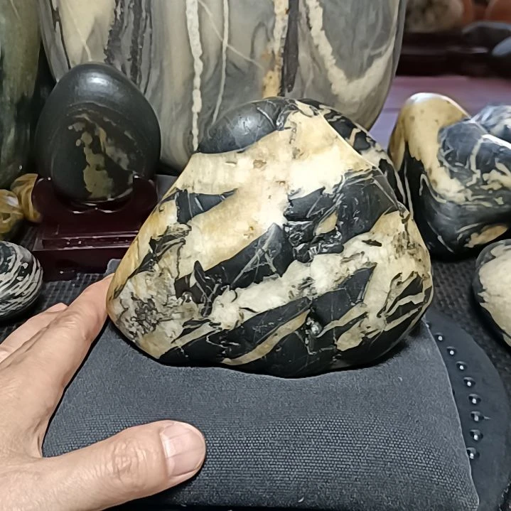 新疆金丝玉原石国画摆件
