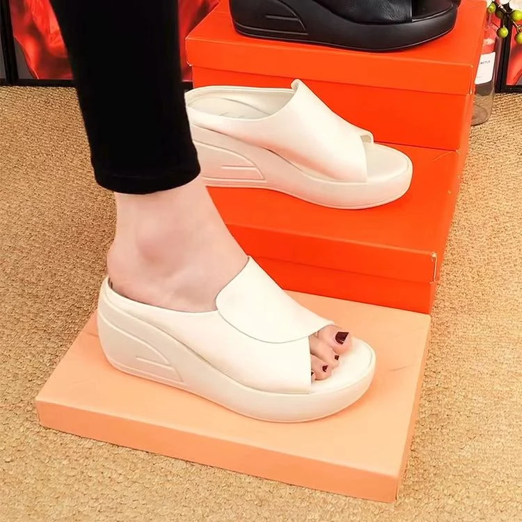 厚底软皮凉鞋女2025夏季新款软皮高跟鞋软底增高鱼嘴松糕高跟鞋女