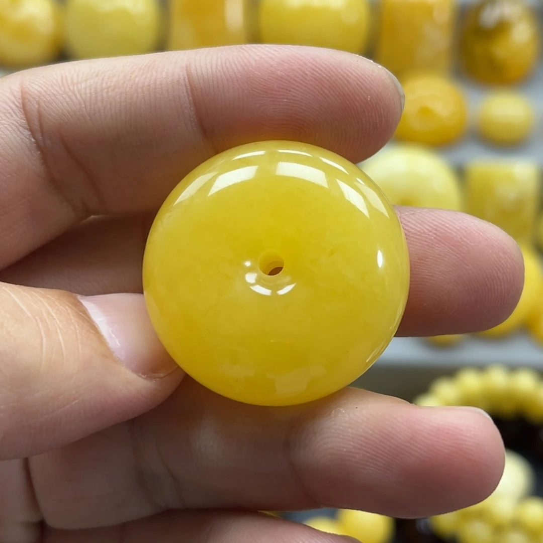 蜜蜡未镶嵌珠宝奇石
