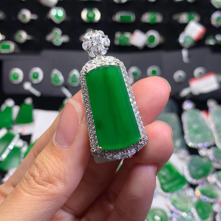 【闪购商品】翡翠颈饰银S925镶嵌天然翡翠