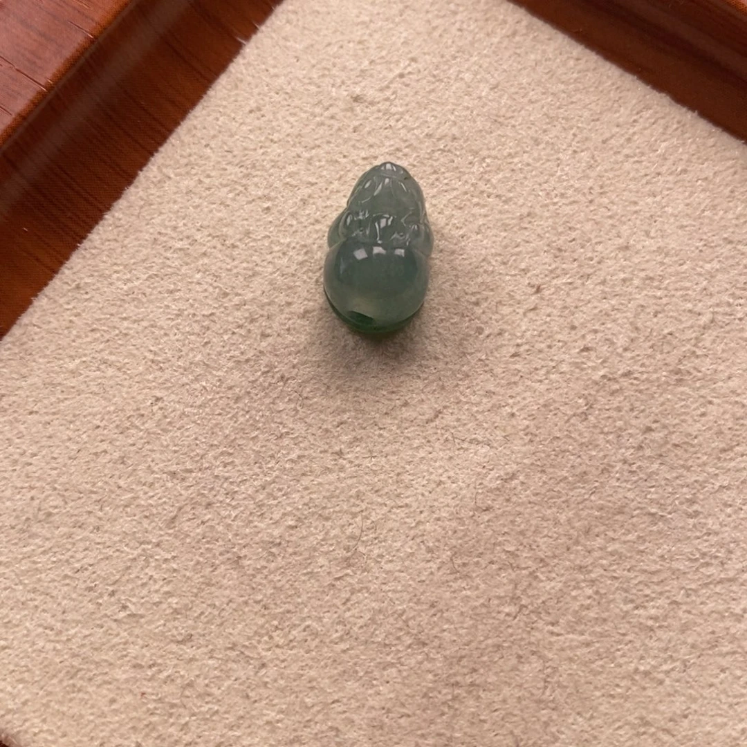 翡翠未镶嵌颈饰如意貔貅
