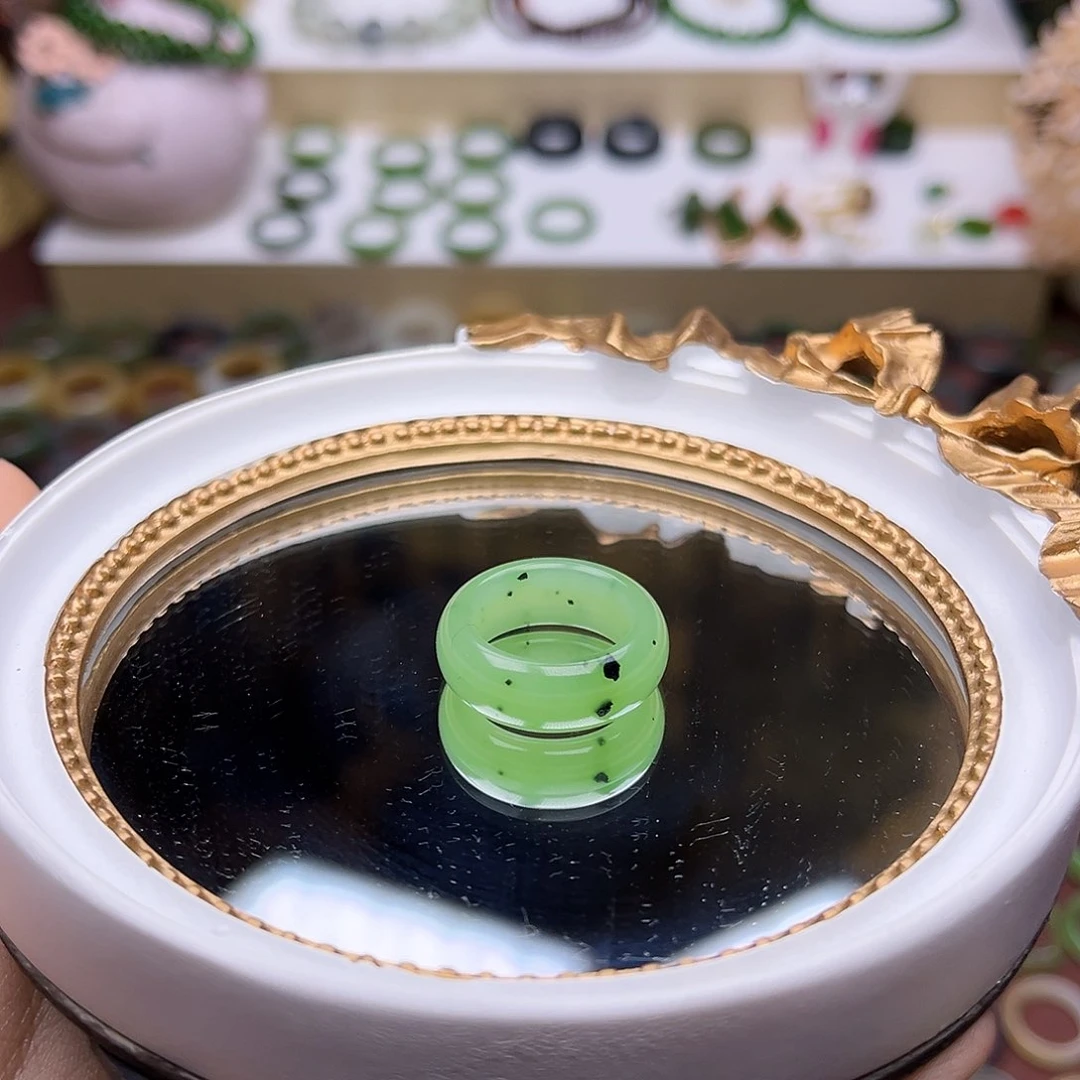 和田玉戒指未镶嵌15.4 猕猴桃