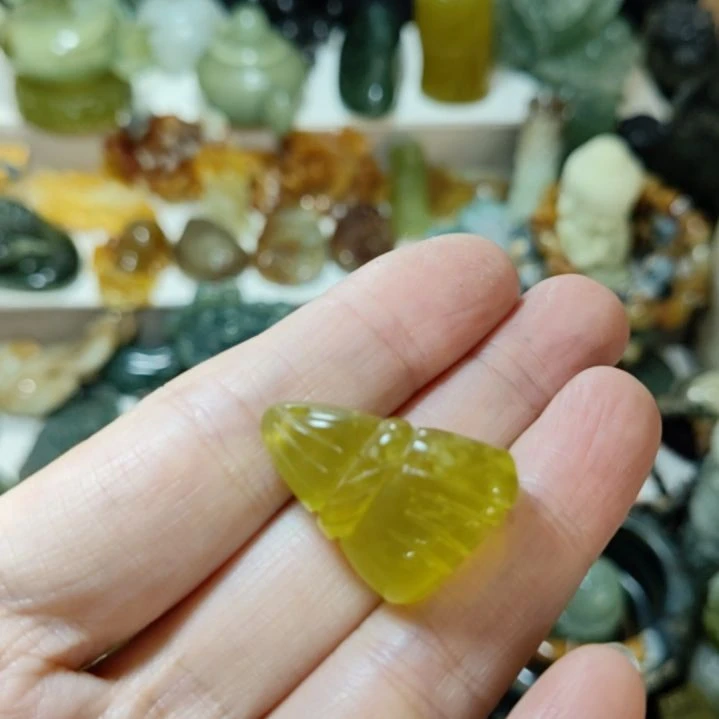 岫玉未镶嵌挂坠款式