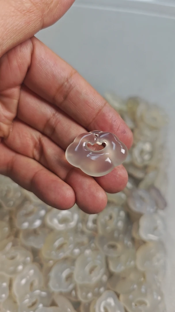 玛瑙高冰祥云锁9.9一个批发