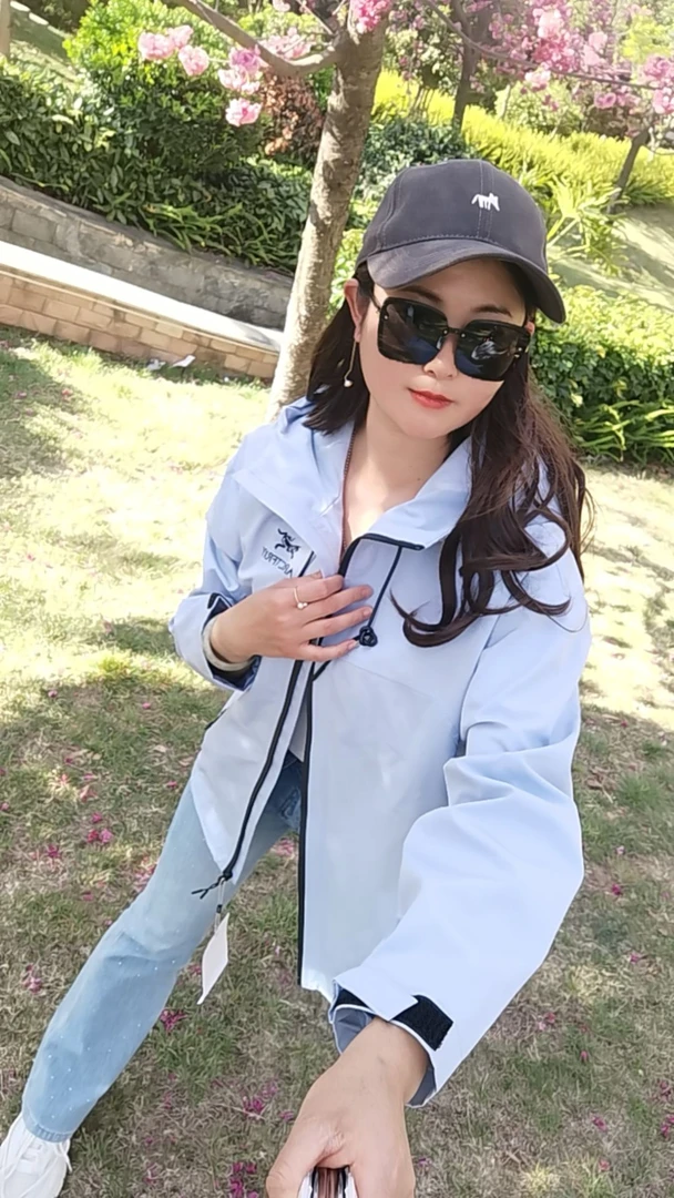 户外冲锋衣防水防风耐磨保暖连帽轻薄运动外套春秋冬款