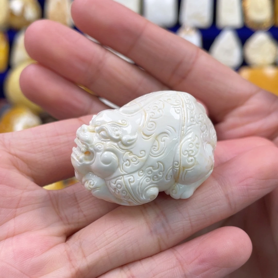 蜜蜡裸石未镶嵌琥珀蜜蜡雕刻貔貅吊坠