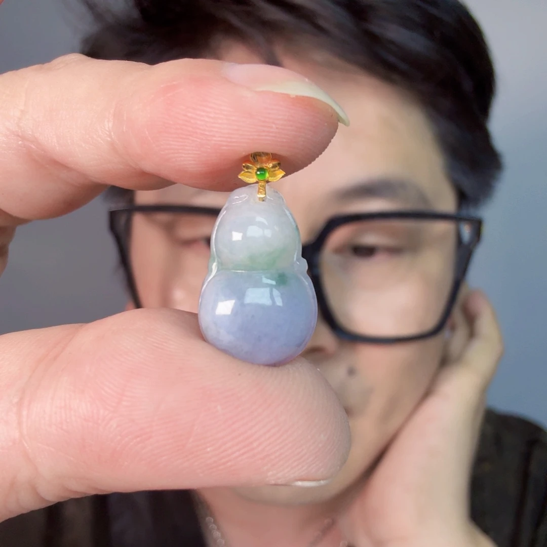 翡翠18K金镶嵌颈饰一件