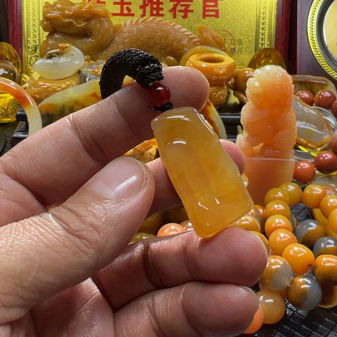 石英质玉未镶嵌颈饰