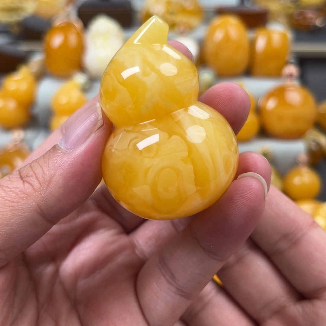蜜蜡未镶嵌珠宝奇石