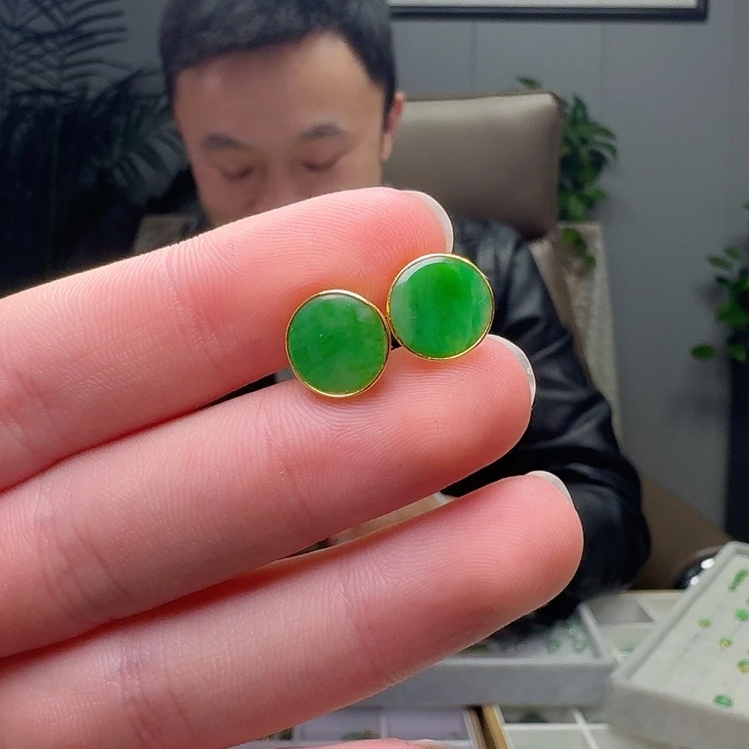 翡翠18K金镶嵌耳饰天然