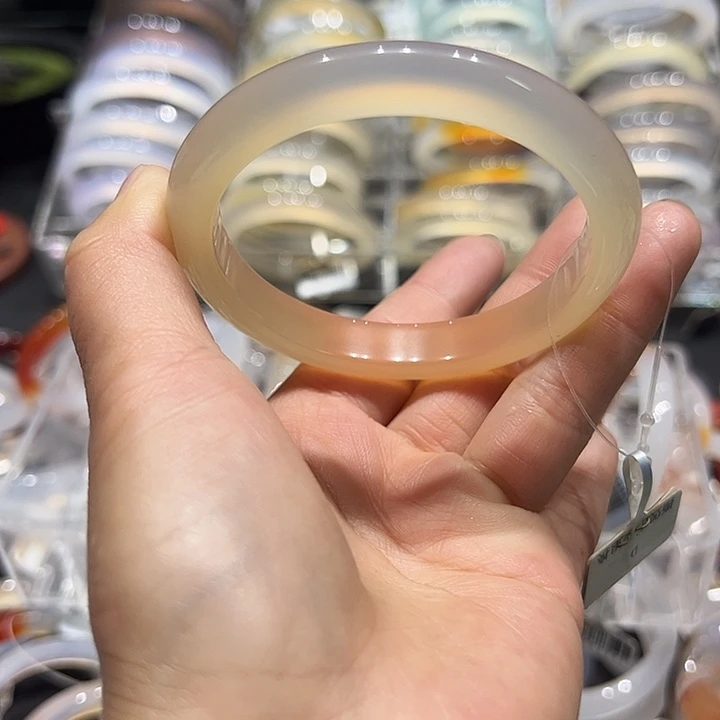 玛瑙/玉髓手镯未镶嵌粢*