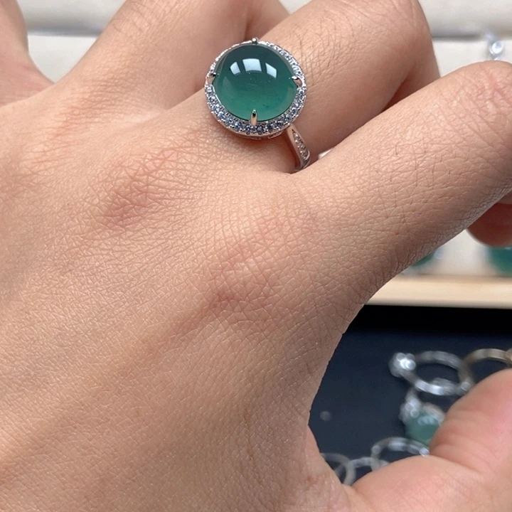 翡翠未镶嵌戒指戒指