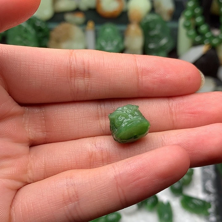 g***果颈饰未镶嵌和田玉