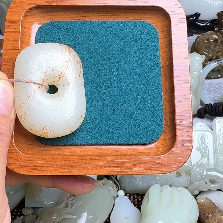 廖***靓瓷片新号开播瓷盘一件