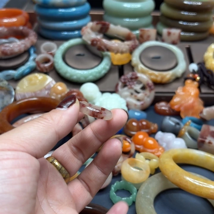 平***姐石英岩玉合金颈饰
