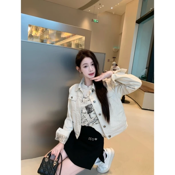 【梦梦服饰】迪家短款蜜蜂刺绣重工牛仔外套