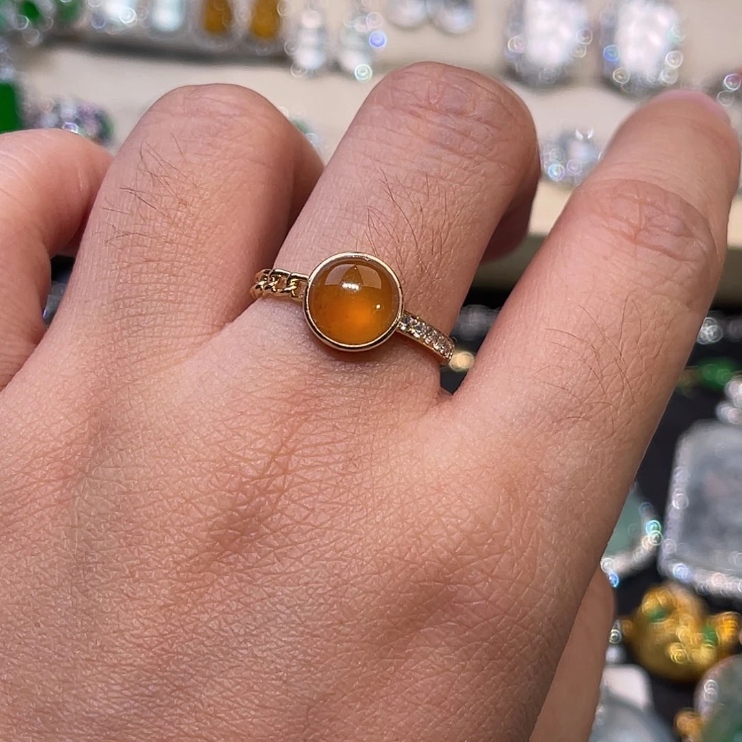 翡翠18K金镶嵌戒指黄翡蛋面