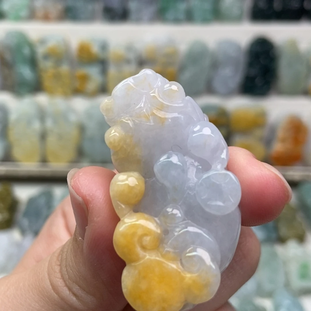 翡翠吊坠(赠链)未镶嵌