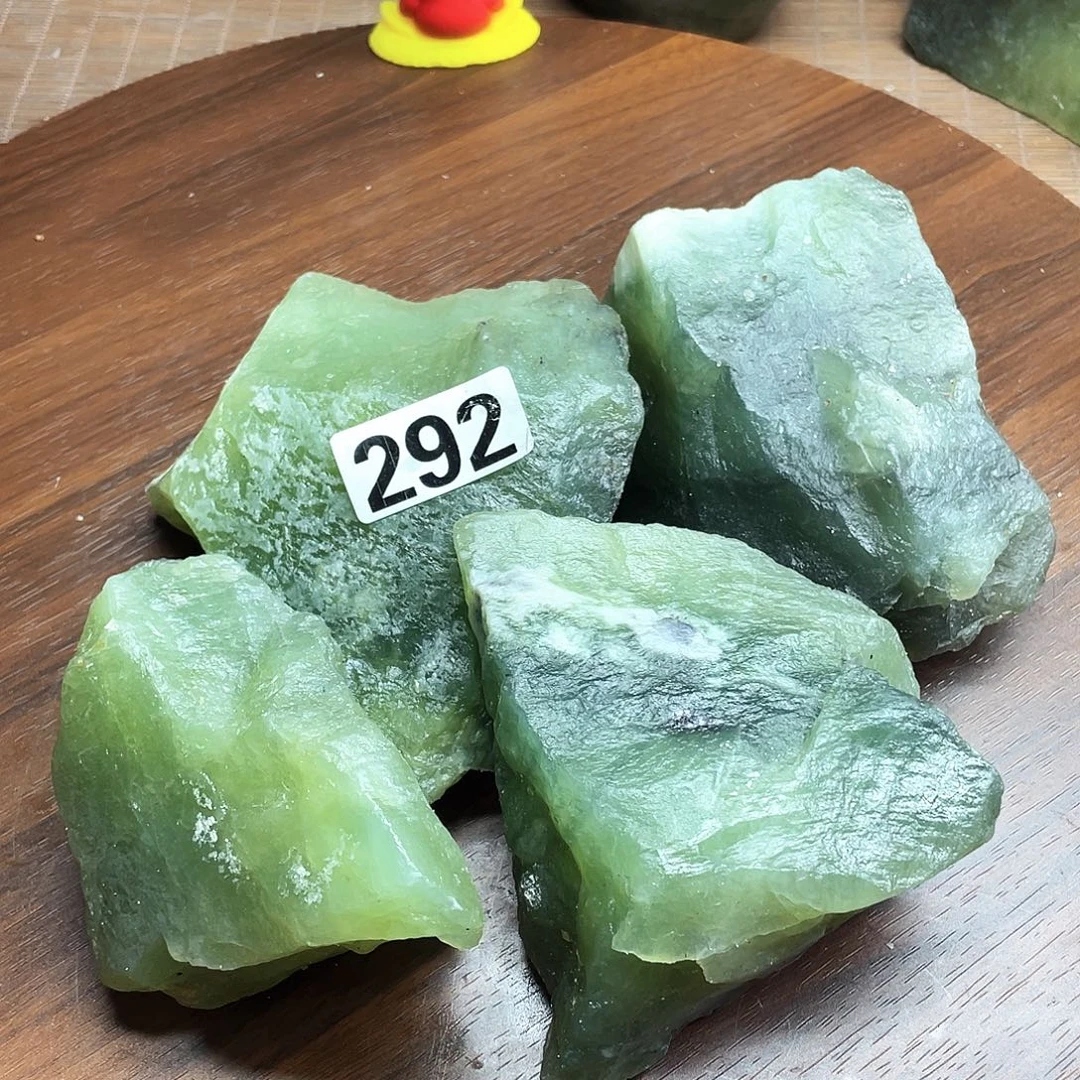 C***H未镶嵌岫玉原石岫玉原石