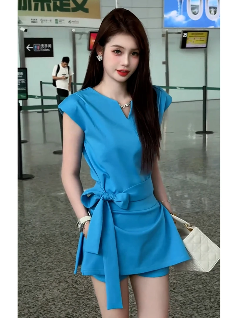 夏日多巴胺穿搭chic高级感巨好看小个子超火减龄蓝色卫衣短裤套装