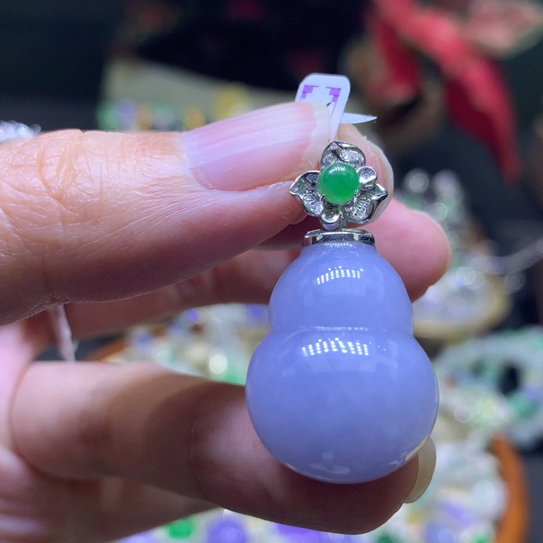 颈饰18K金镶嵌翡翠