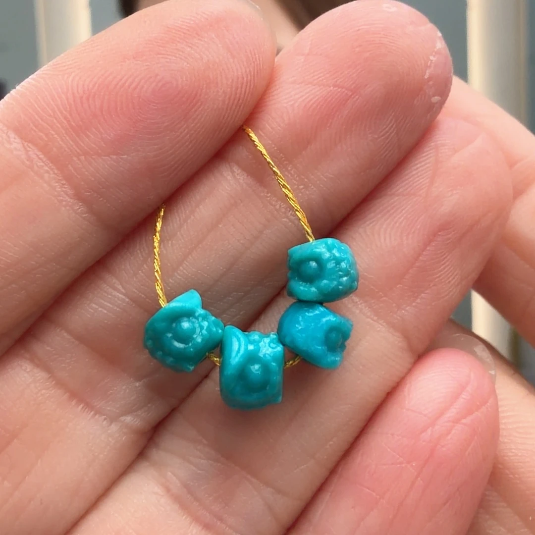 绿松石未镶嵌颈饰