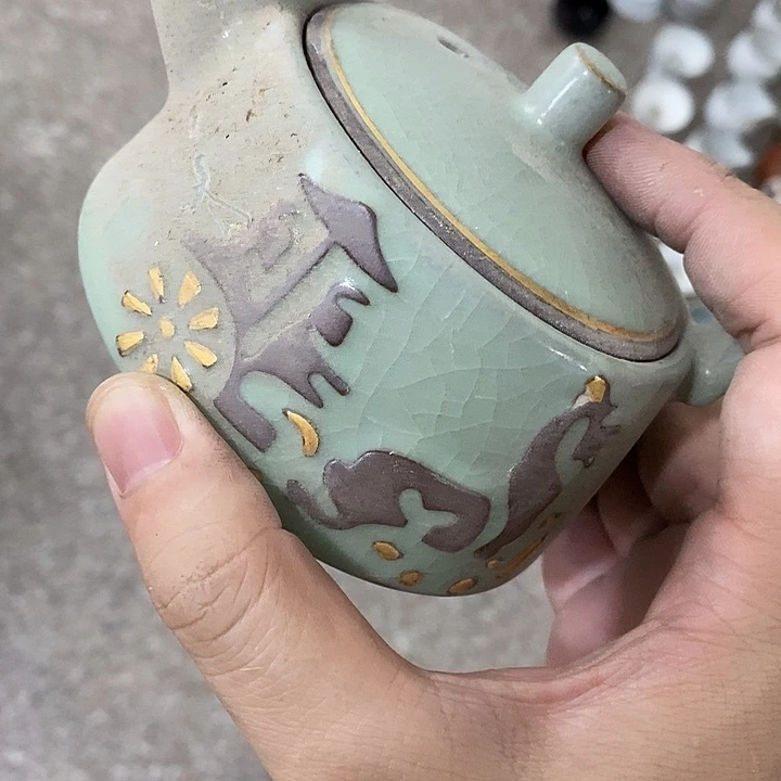 陶瓷艺术品及陶瓷壶壶