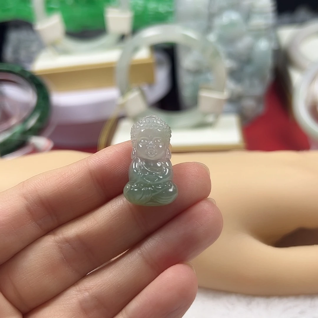 颈饰未镶嵌翡翠缅甸天然翡翠宝宝佛