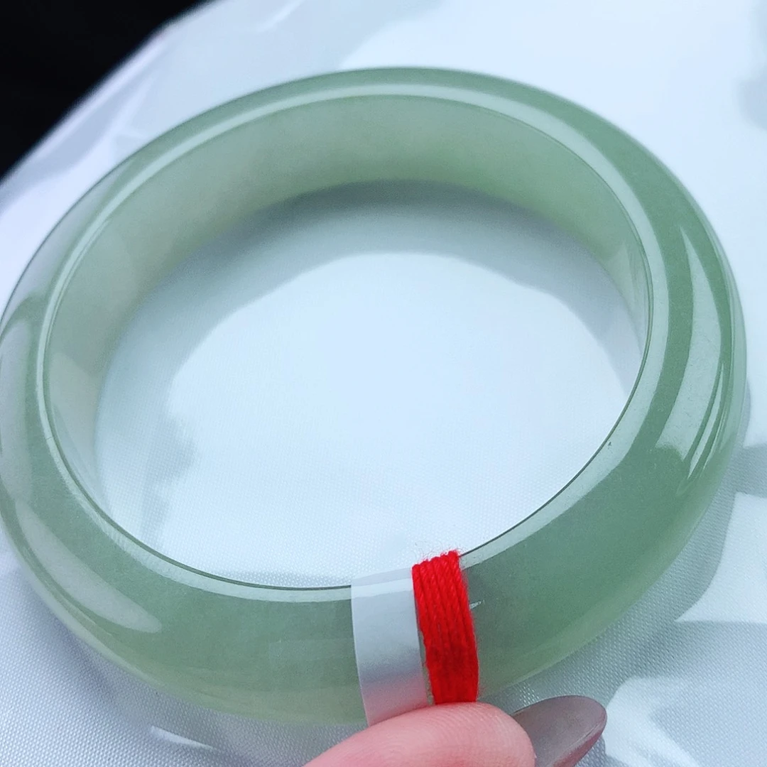 翡翠手镯未镶嵌57圈